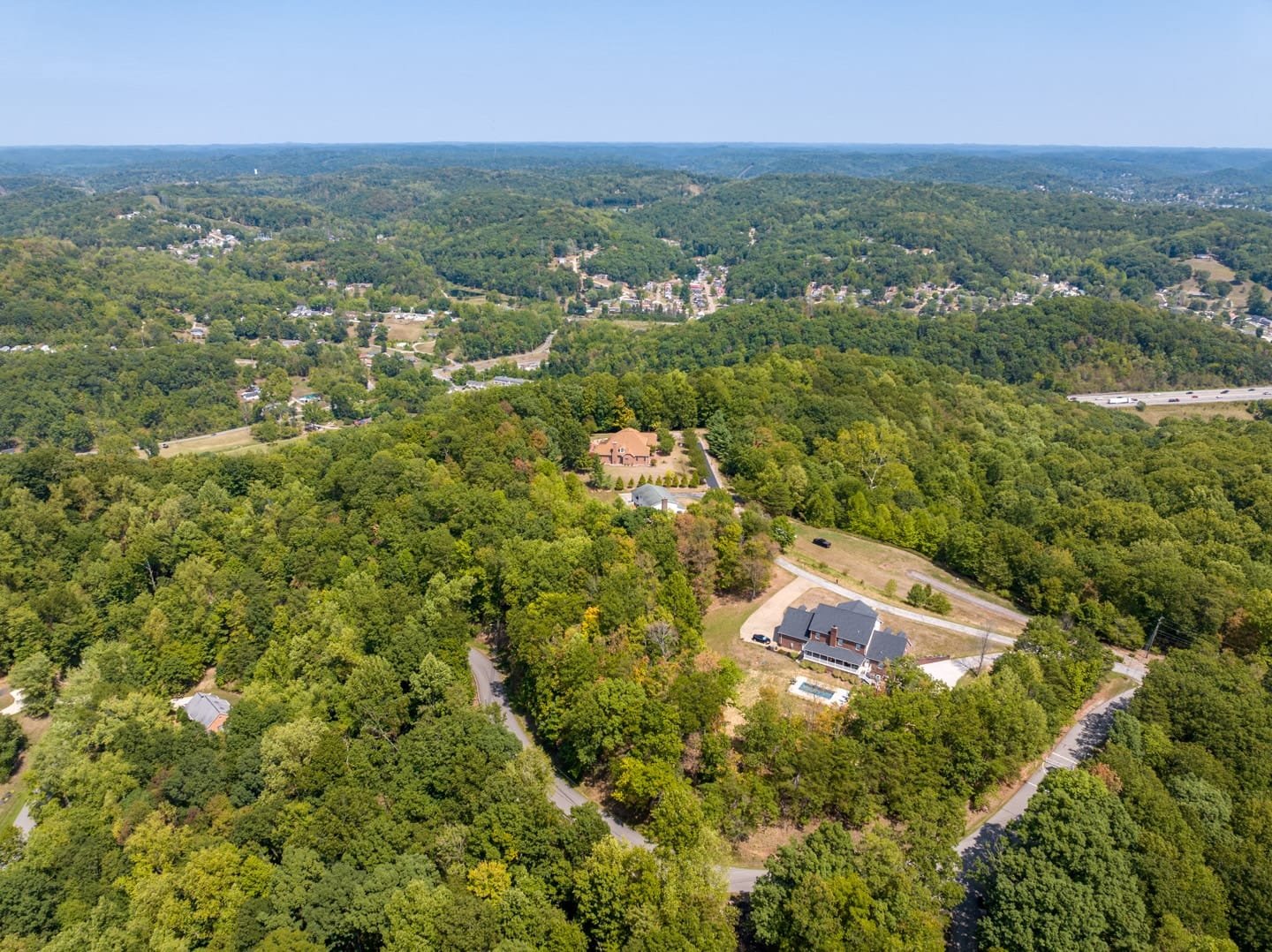 400ft Aerial view of a residential real estate listing on Moriah Drive