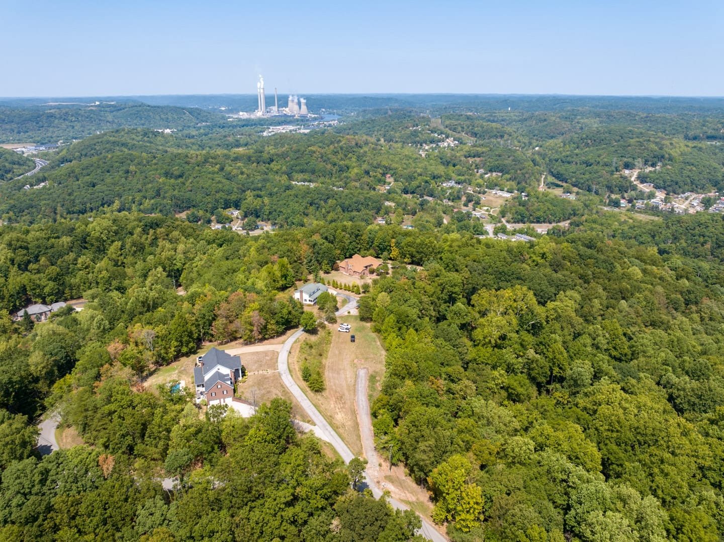 400ft Aerial view of a residential real estate listing on Moriah Drive