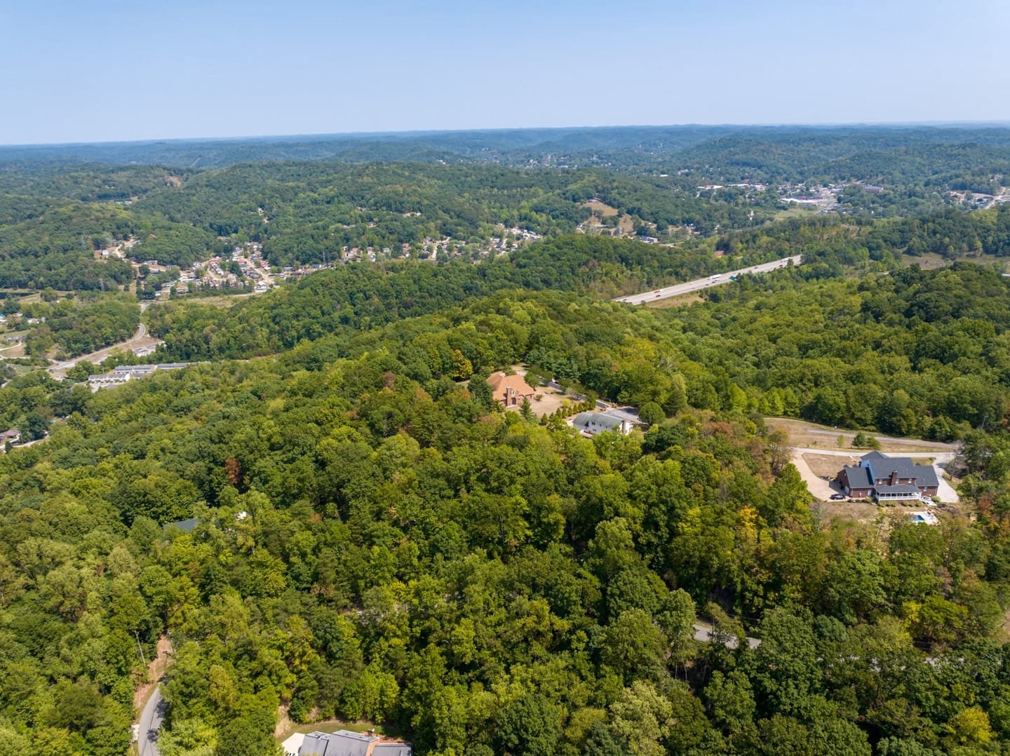 400ft Aerial view of a residential real estate listing on Moriah Drive